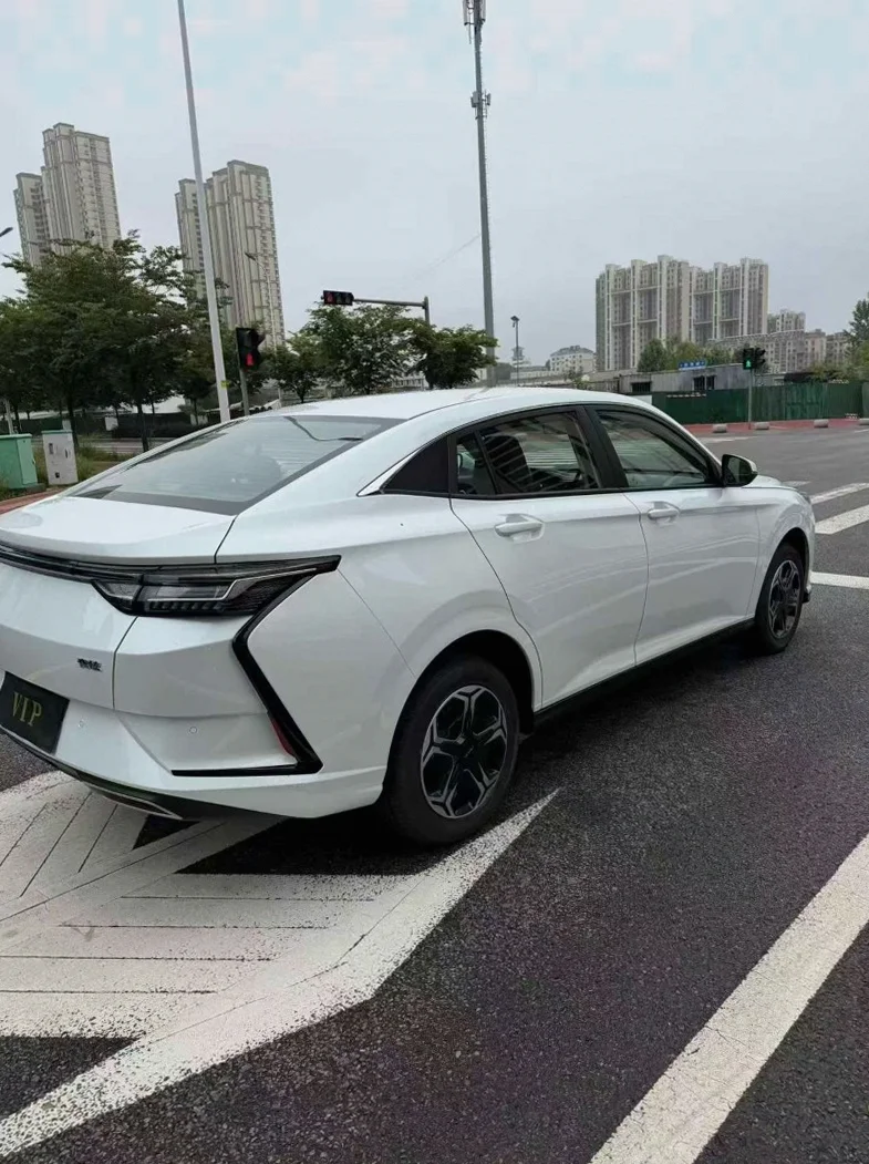 东风奕炫 后面外观三