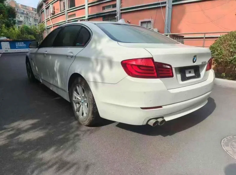 宝马5系 后面外观一