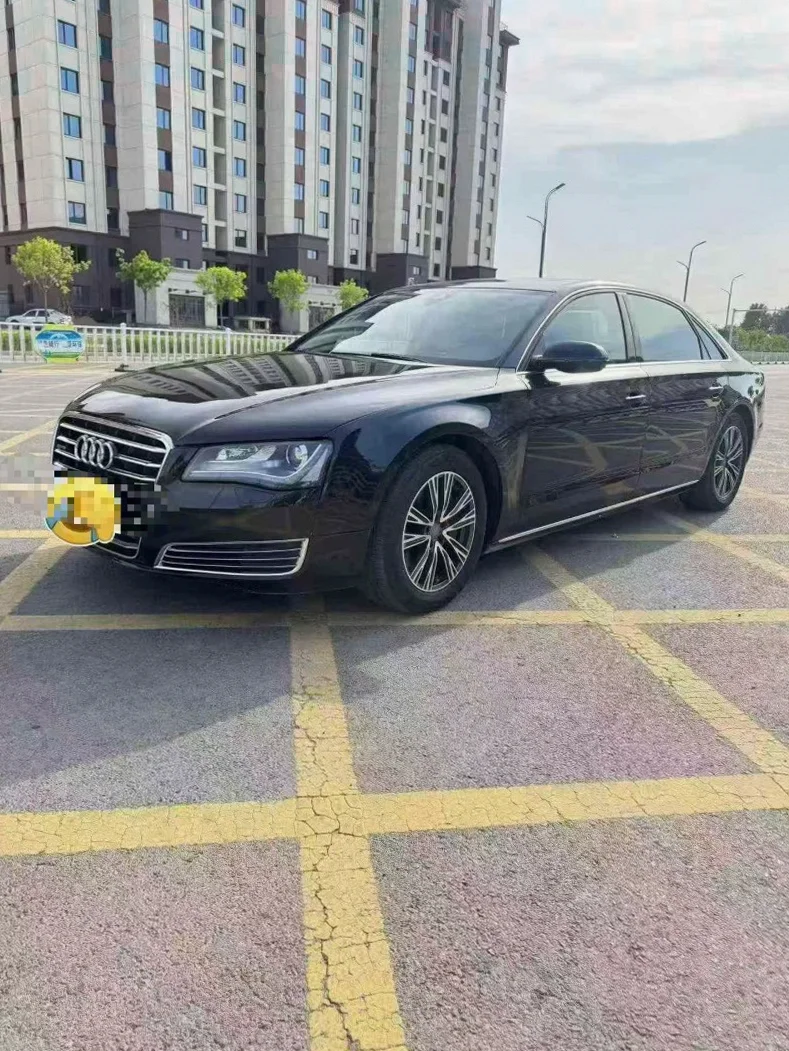 奥迪A8L 正面外观二