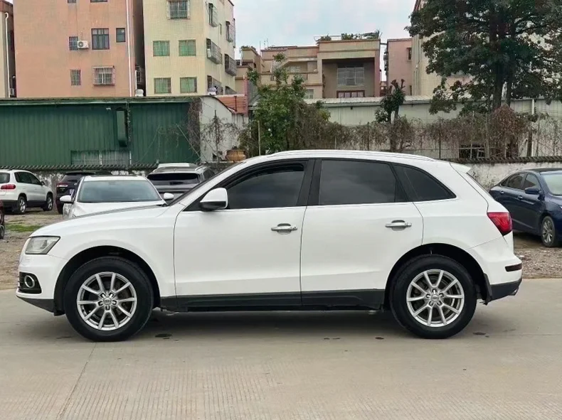 奥迪Q5 后面外观一
