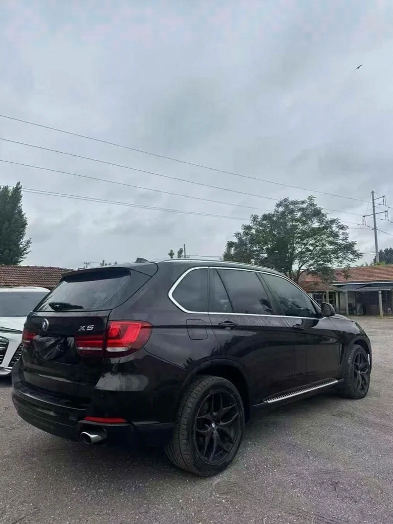 宝马X5 后面外观二