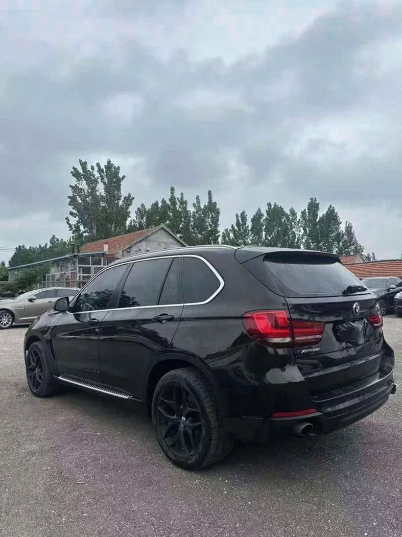 宝马X5 后面外观三