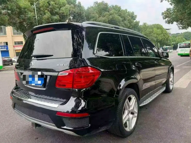 奔驰GL 驾驶室
