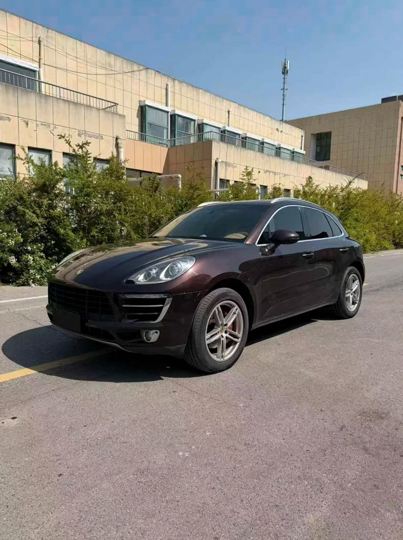 保时捷Macan 正面外观三