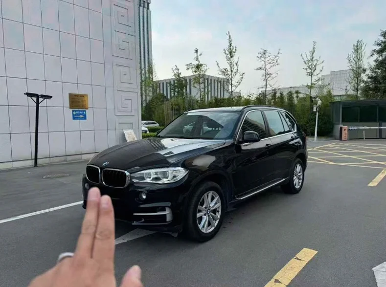 宝马X5 正面外观二