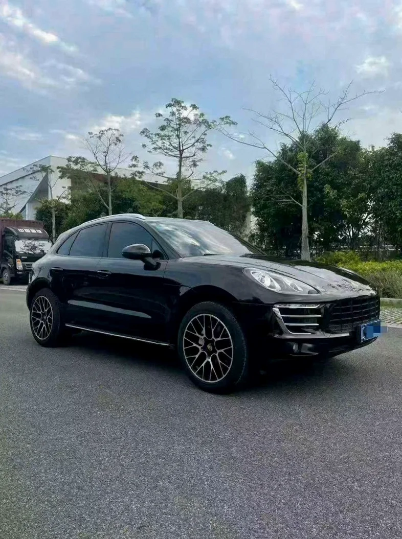 保时捷Macan 正面外观二