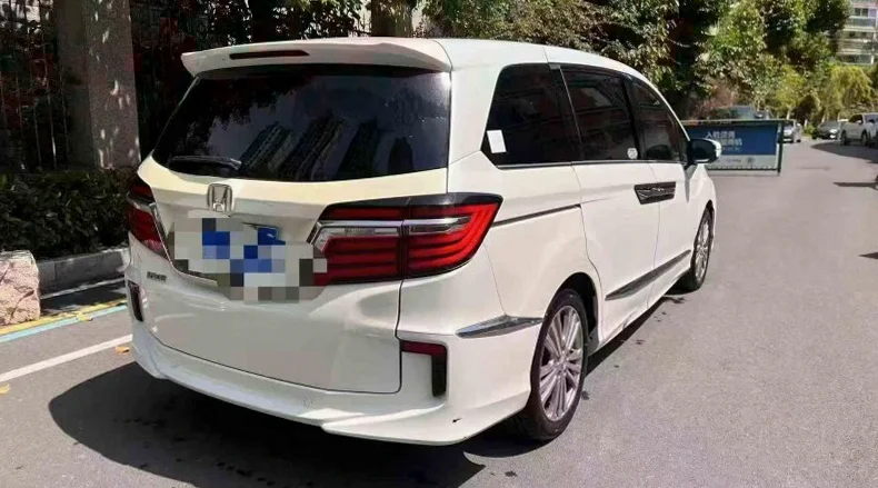 本田艾力绅 后面外观二