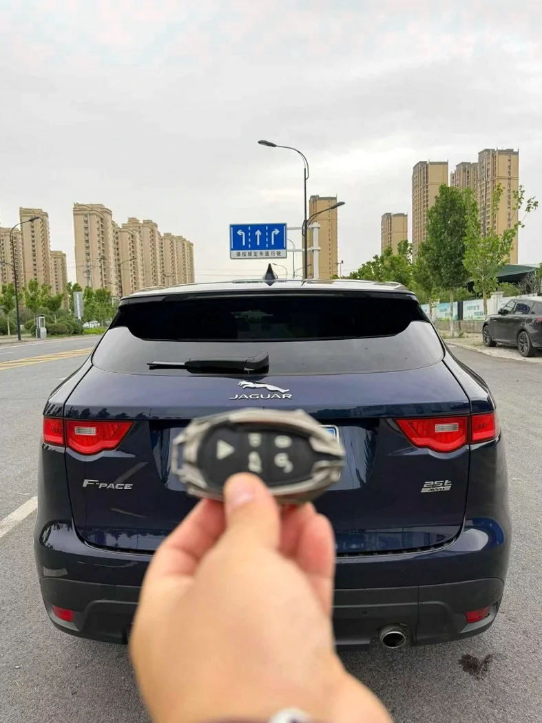捷豹F-PACE 驾驶室