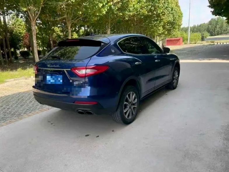 玛莎拉蒂Levante 后面外观三