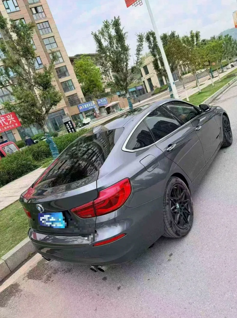 宝马3系 内饰后排