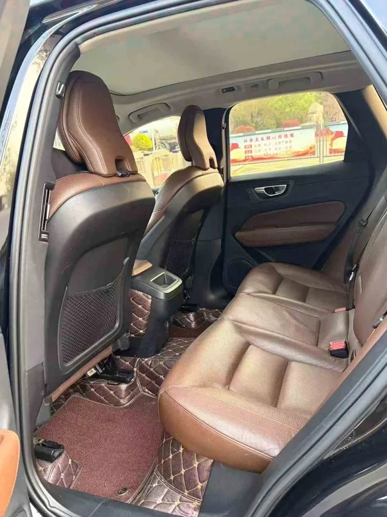 沃尔沃XC60 驾驶室