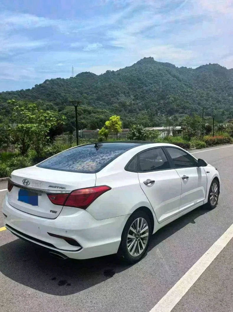 现代名图 内饰后排