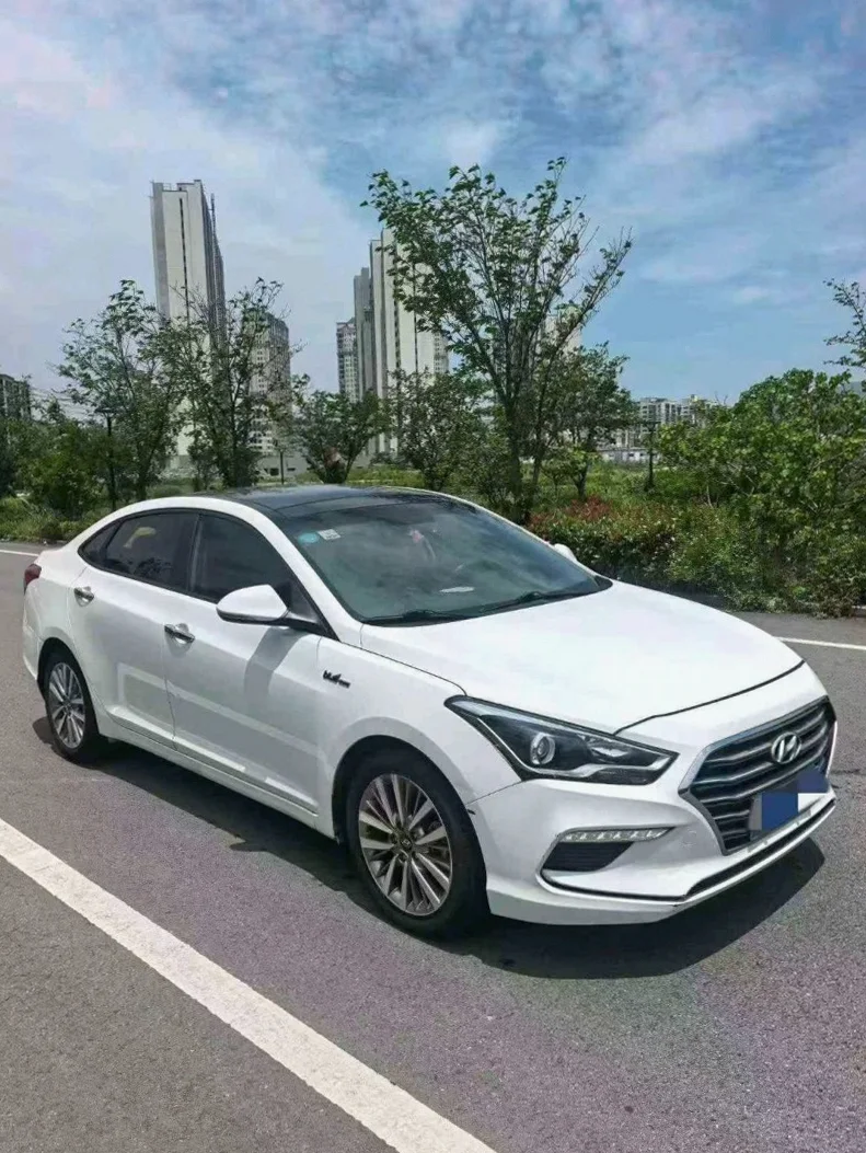 现代名图 正面外观三