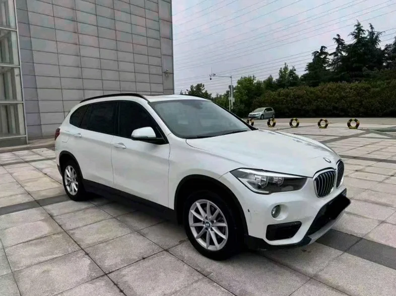 X1宝马 正面外观三