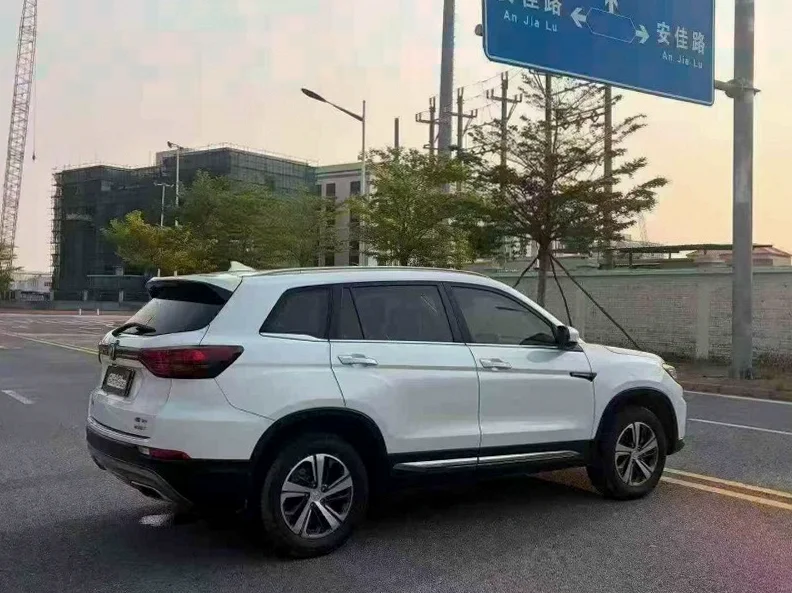 长安汽车CS75 后面外观一