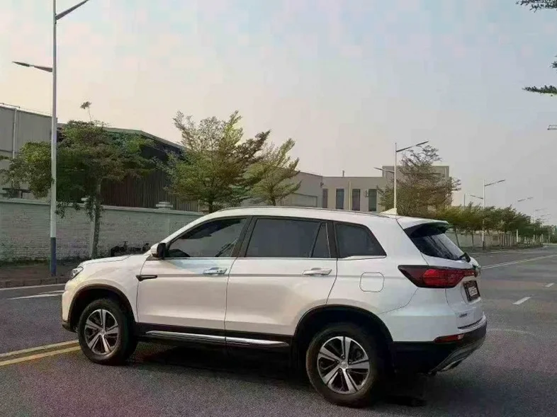 长安汽车CS75 后面外观三