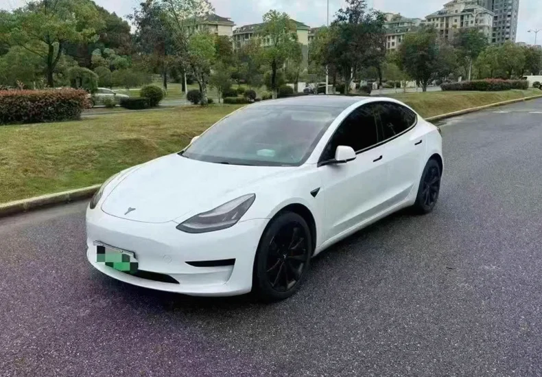 特斯拉MODEL 正面外观二