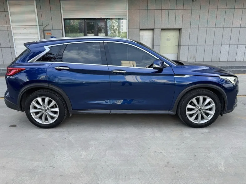 英菲尼迪QX50 后面外观一