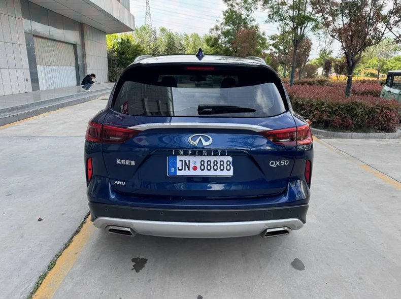 英菲尼迪QX50 后面外观二