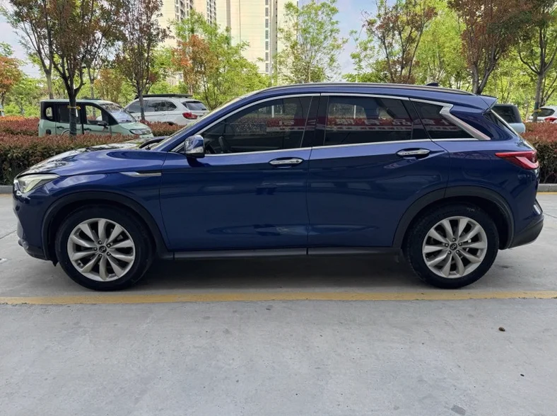 英菲尼迪QX50 后面外观三