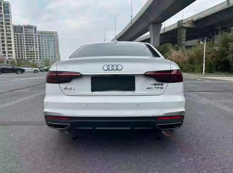 奥迪A4L 驾驶室