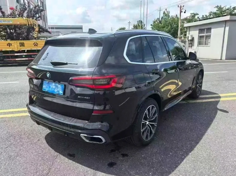 宝马X5 后面外观三