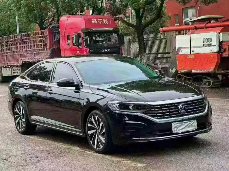 大众帕萨特 正面外观二
