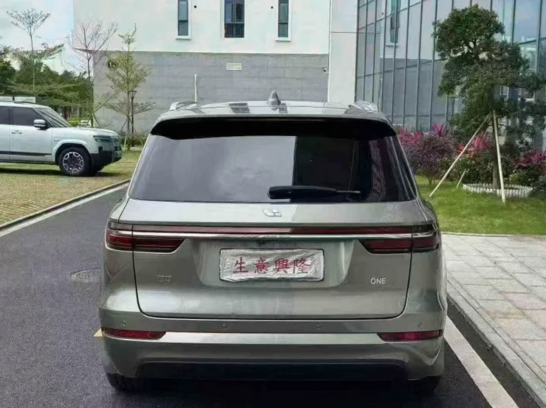 理想ONE 后面外观三