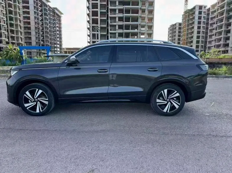 大众揽巡 后面外观一