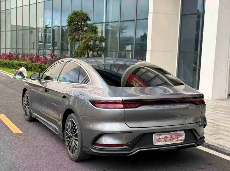 比亚迪汉DM 内饰后排