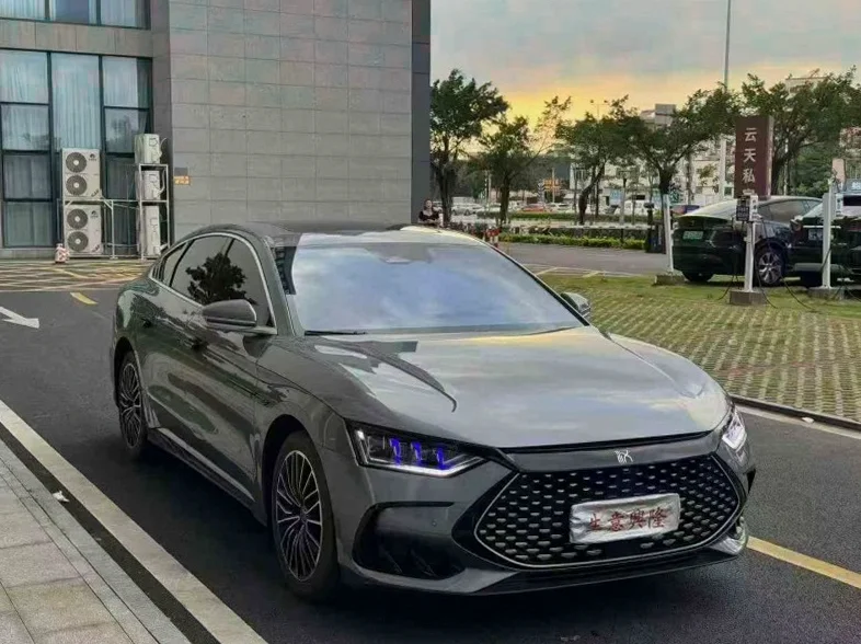 比亚迪汉DM 正面外观三
