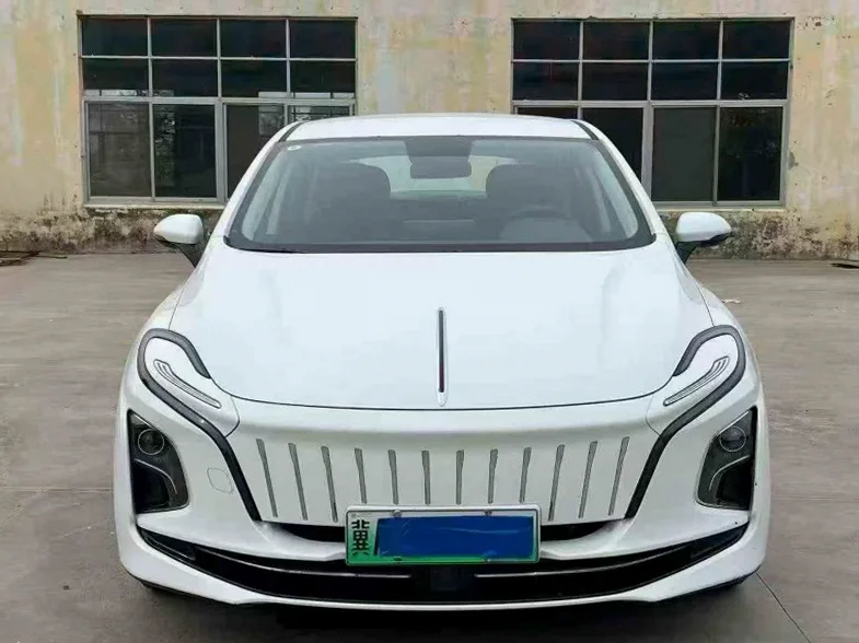 2024款 红旗 E-QM5 | 保定