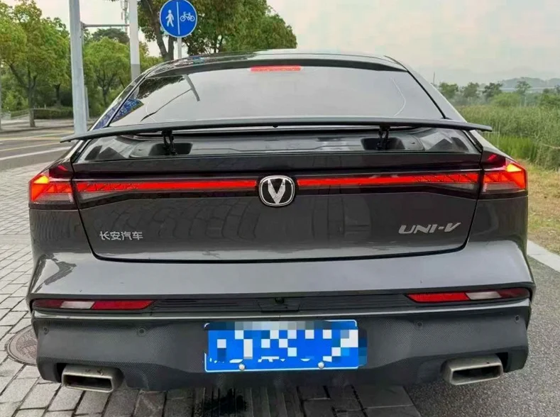 长安汽车UNI 内饰后排
