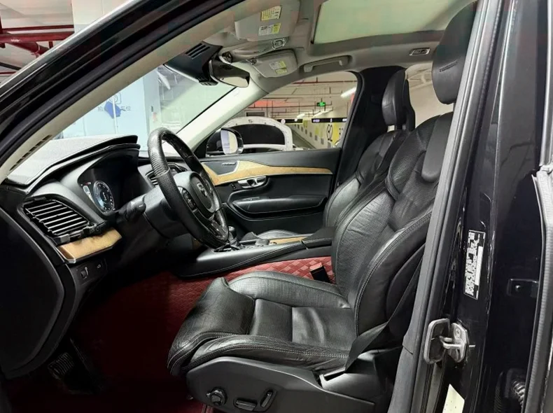 沃尔沃XC90 正面外观三