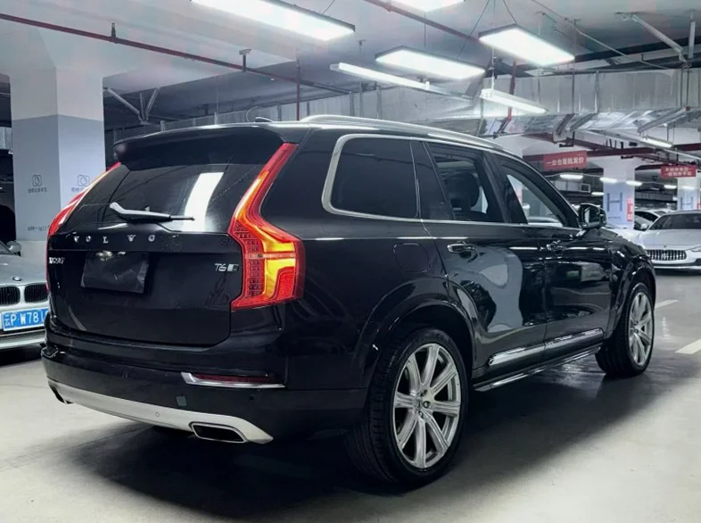 沃尔沃XC90 驾驶室