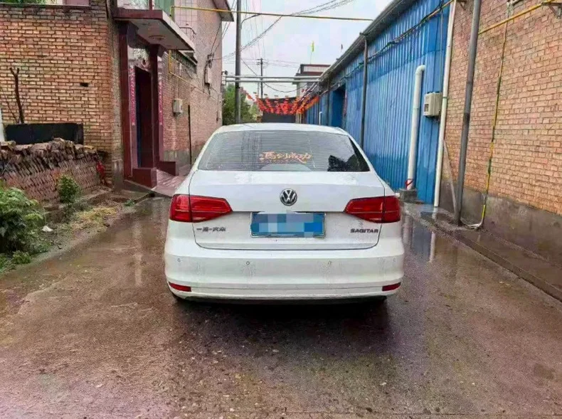 大众速腾 后面外观二