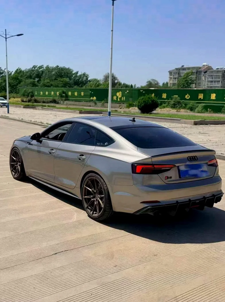 奥迪S5 后面外观三