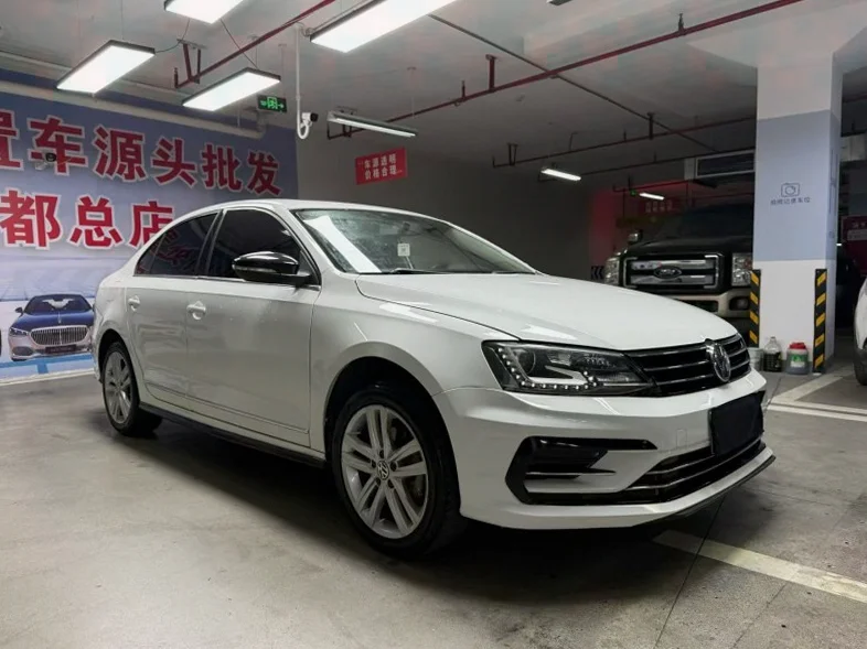 大众速腾 正面外观二