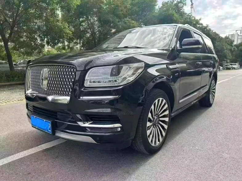 林肯领航员 正面外观三