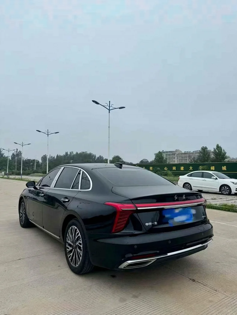 红旗H5 驾驶室