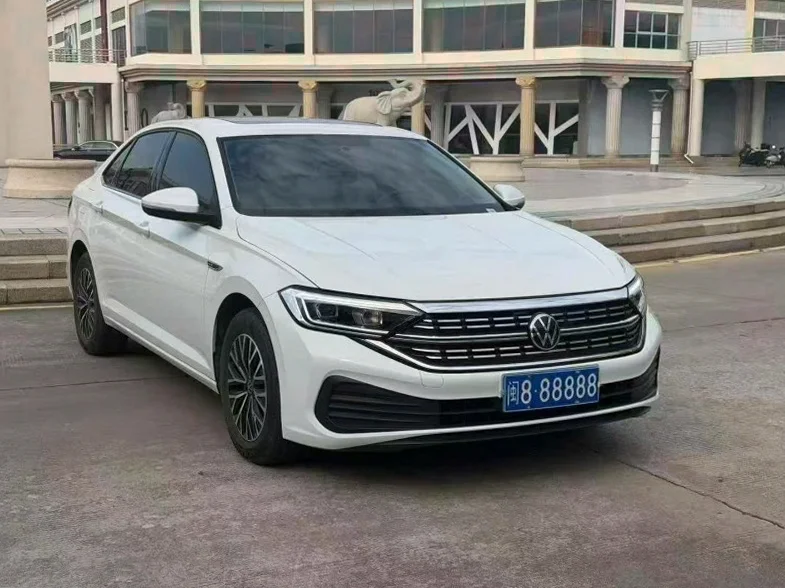 大众速腾 正面外观三