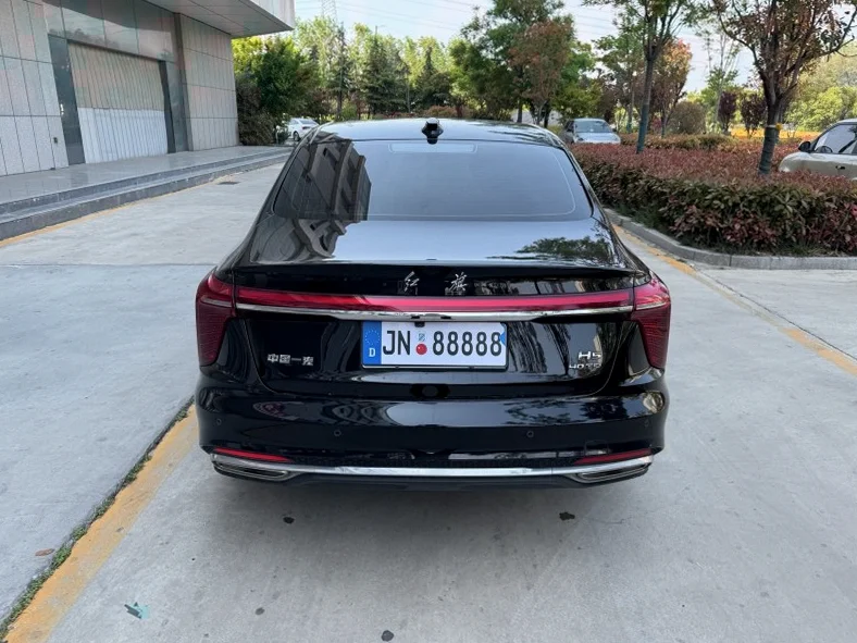 红旗H5 后面外观三