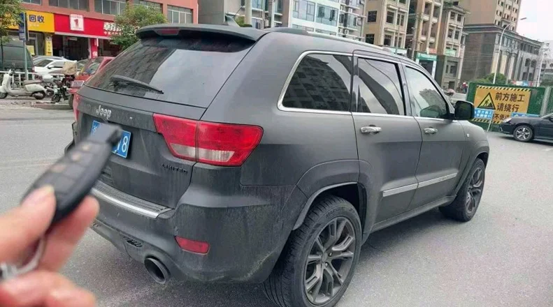 Jeep大切诺基 内饰前排