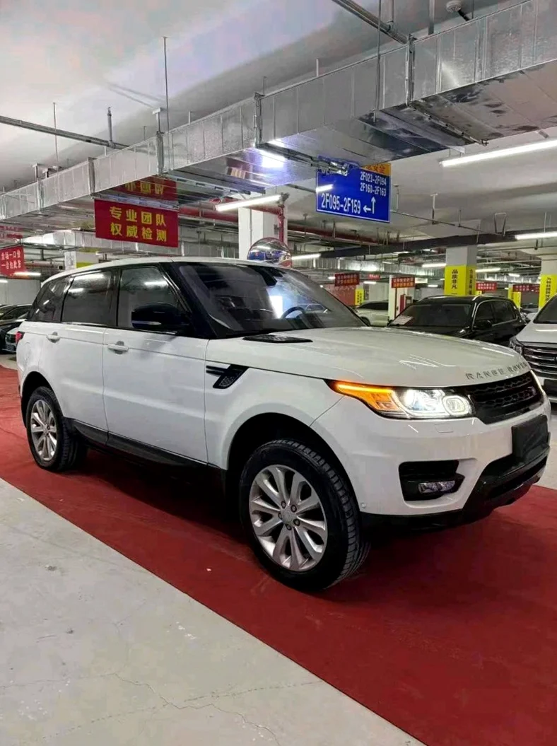 路虎揽胜运动 后面外观二