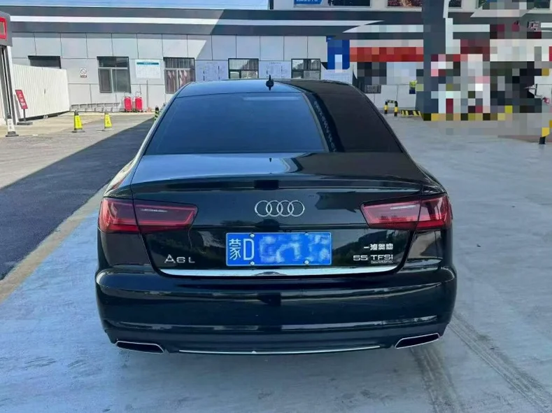 奥迪A6L 驾驶室