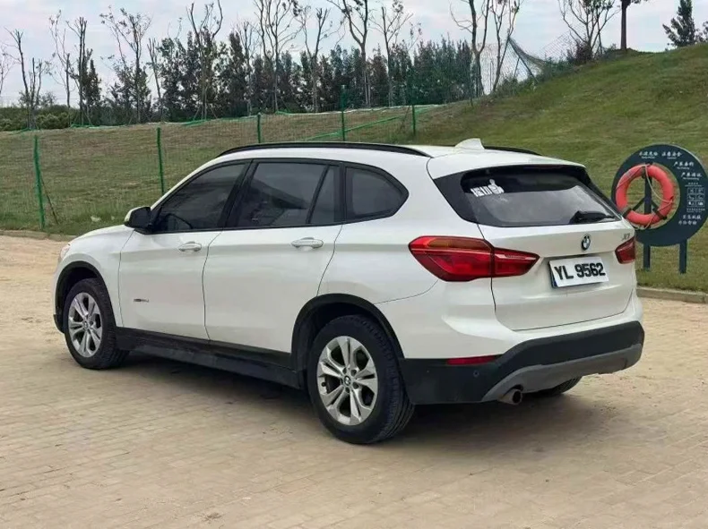 X1宝马 后面外观三