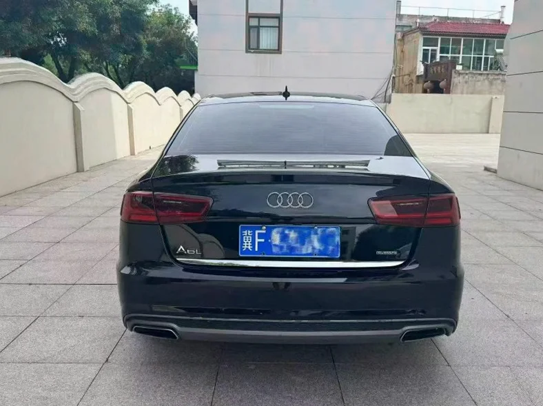 奥迪A6L 内饰后排