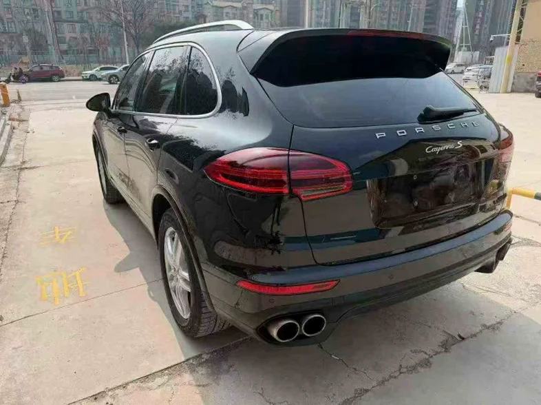 保时捷卡宴 驾驶室