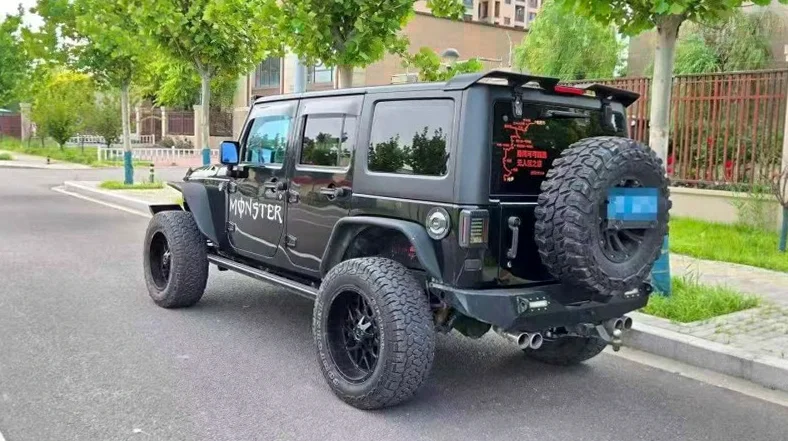 Jeep牧马人 正面外观三
