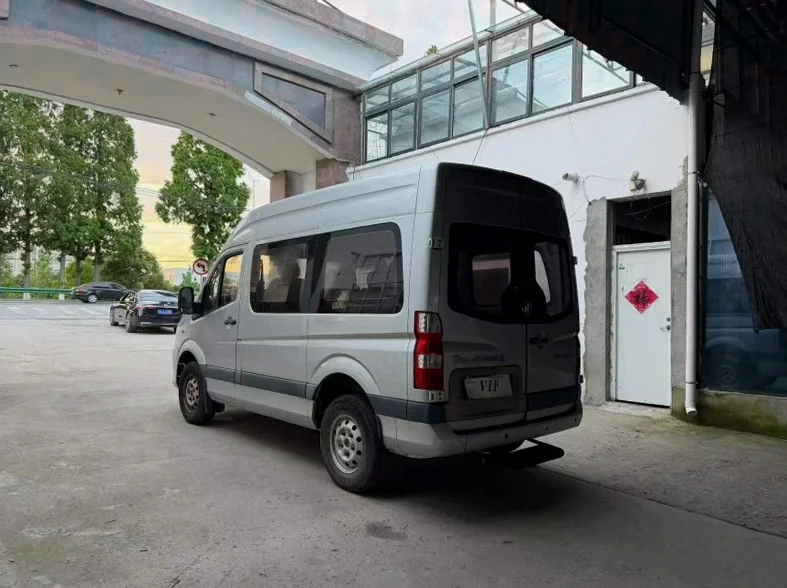 福田图雅诺 驾驶室